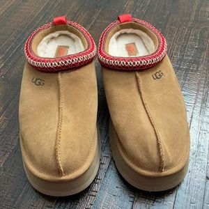 UGG Tasman Slipper 10 NWOT